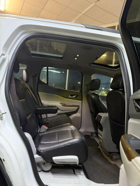 2017 GMC Acadia SLE-2