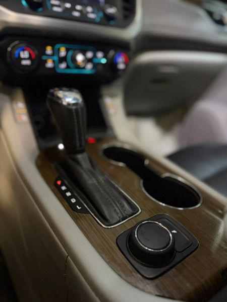 2017 GMC Acadia SLE-2