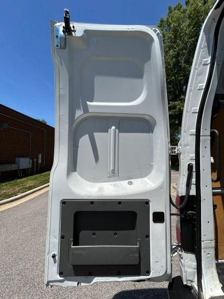 2021 Nissan 3500 SL High Roof V8