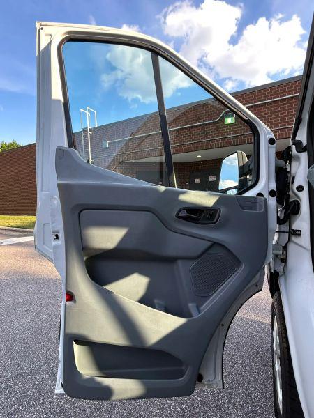 2015 Ford Transit Medium Roof w/Sliding Side Door w/LWB