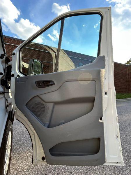 2015 Ford Transit Medium Roof w/Sliding Side Door w/LWB