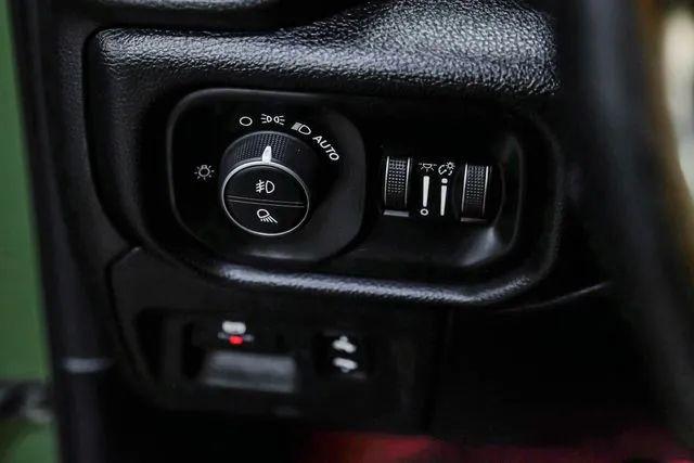 2019 Ram 1500 Big Horn/Lone Star Crew Cab 4x4 5'7" Box