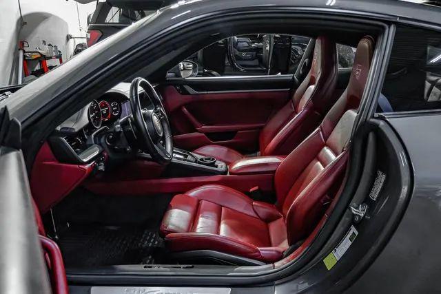 2020 Porsche 911 Carrera 4