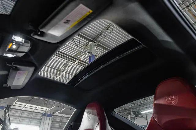 2020 Porsche 911 Carrera 4