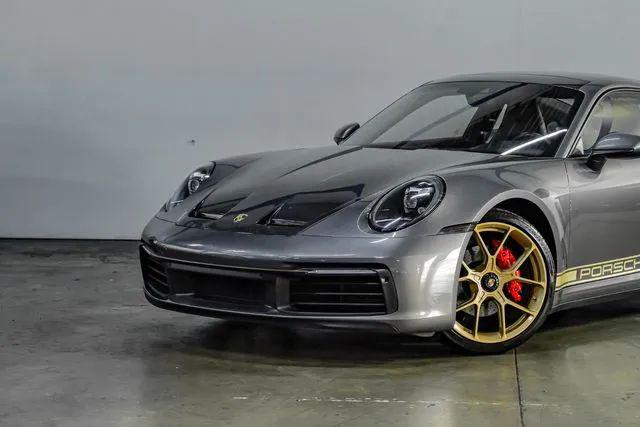 2020 Porsche 911 Carrera 4
