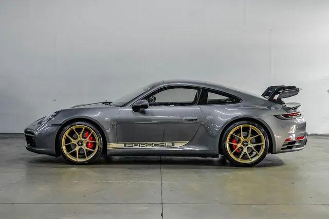 2020 Porsche 911 Carrera 4