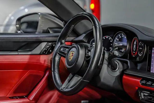 2020 Porsche 911 Carrera 4