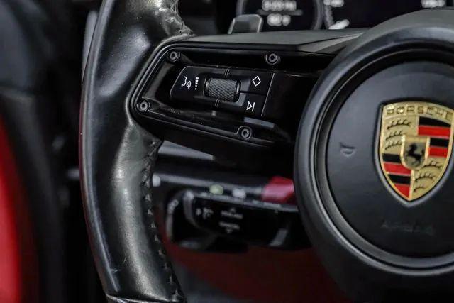 2020 Porsche 911 Carrera 4