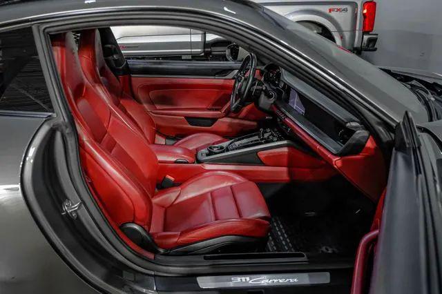 2020 Porsche 911 Carrera 4