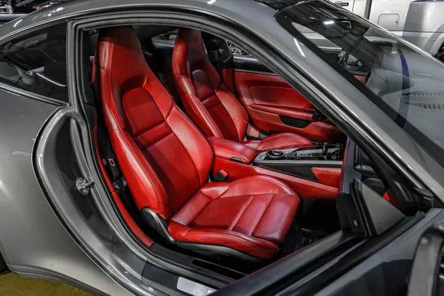 2020 Porsche 911 Carrera 4