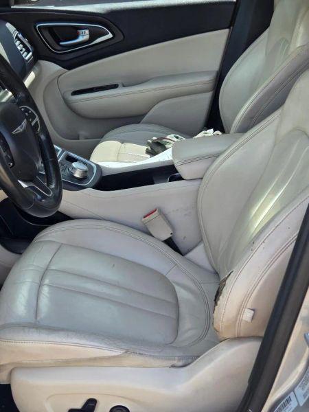 2017 Chrysler 200 Limited Platinum
