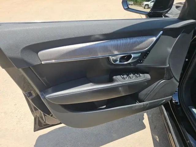 2023 Volvo S90 B6 Plus