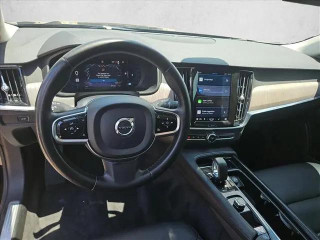 2023 Volvo S90 B6 Plus