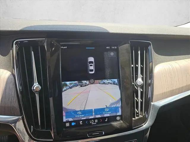 2023 Volvo S90 B6 Plus