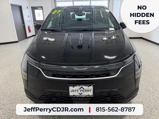 2027 Chrysler Pacifica Select