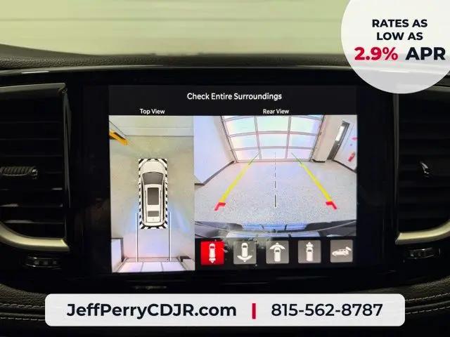 2027 Chrysler Pacifica Select