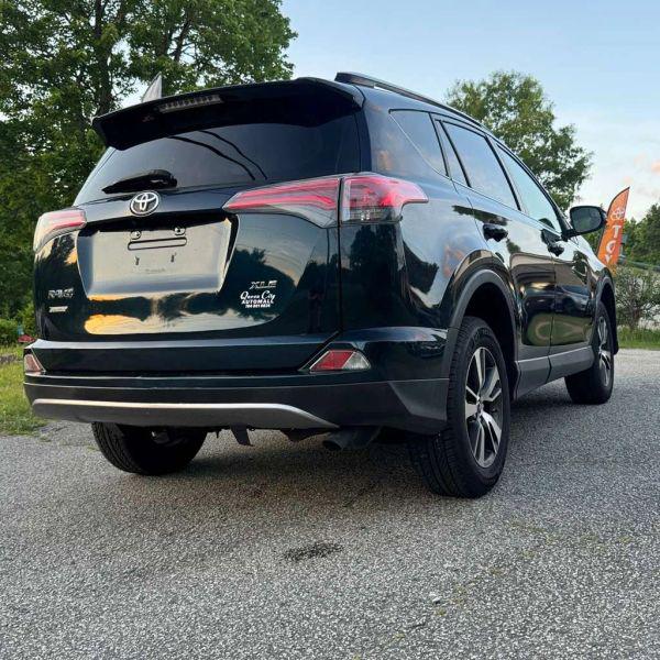 2017 Toyota RAV4 XLE