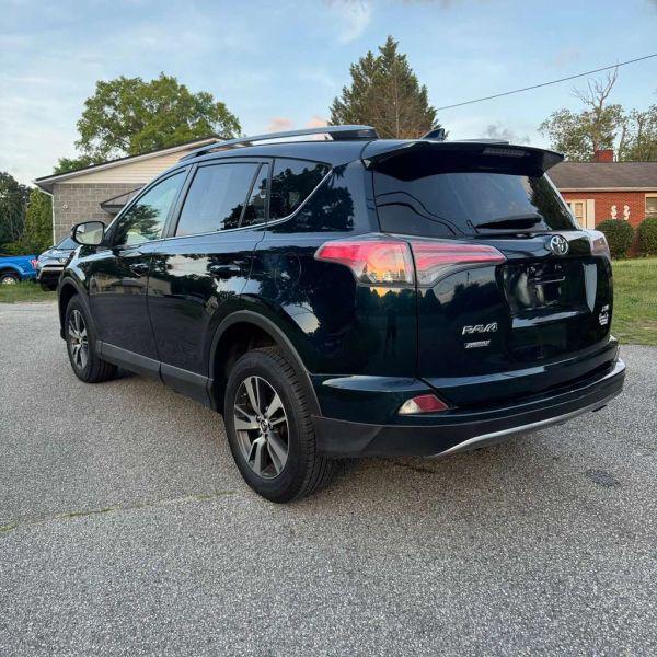 2017 Toyota RAV4 XLE