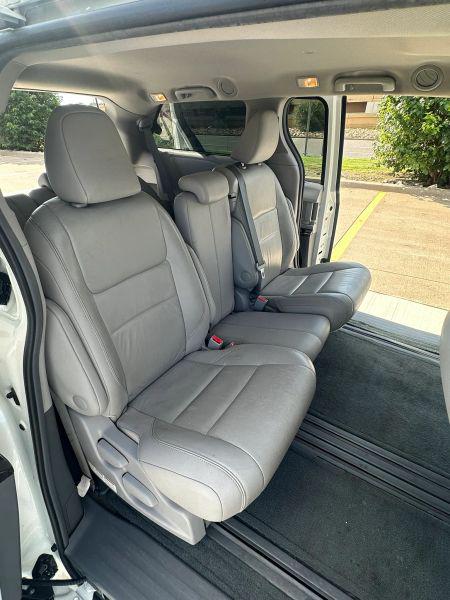 2015 Toyota Sienna XLE 8 Passenger