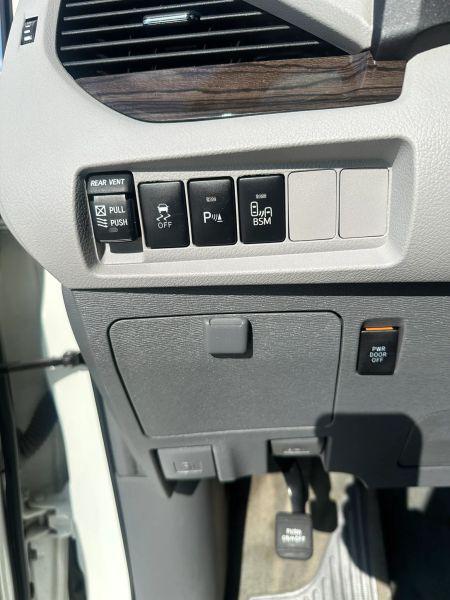 2015 Toyota Sienna XLE 8 Passenger