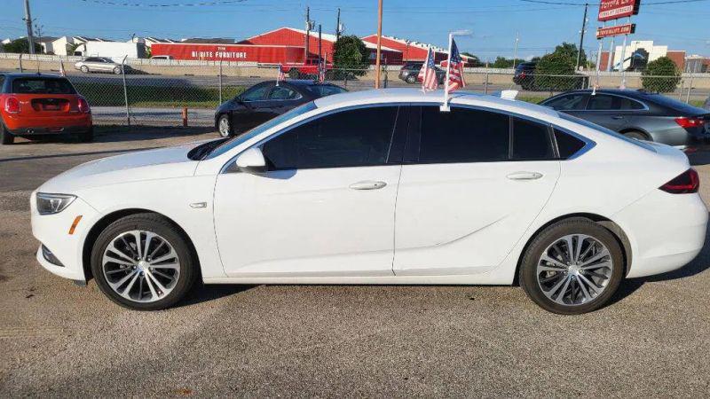 2018 Buick Regal Sportback Essence