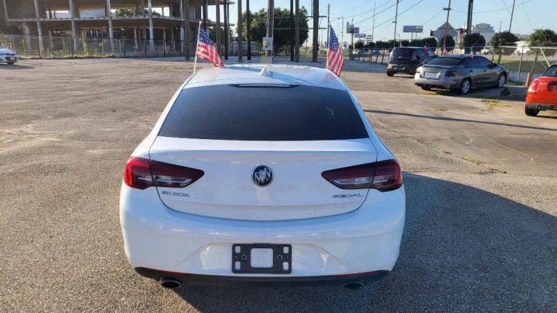 2018 Buick Regal Sportback Essence
