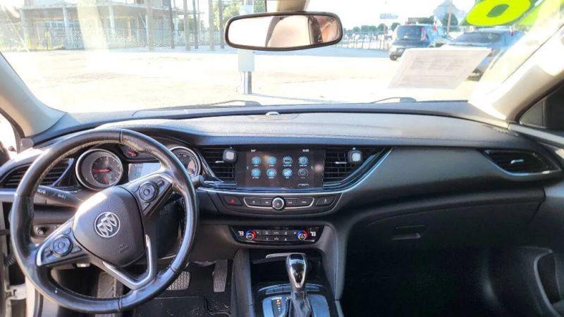 2018 Buick Regal Sportback Essence