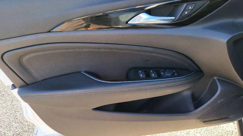 2018 Buick Regal Sportback Essence