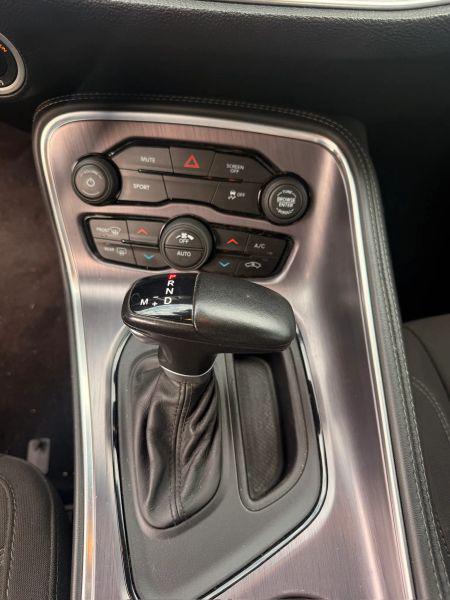 2017 Dodge Challenger SXT