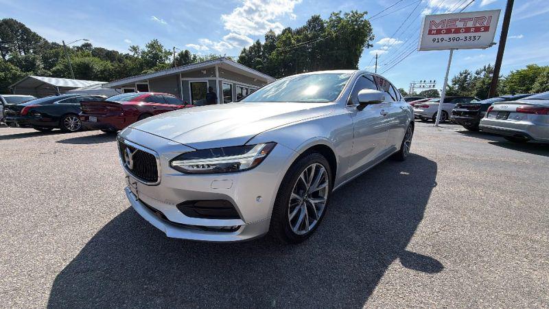 2018 Volvo S90 T5 Momentum