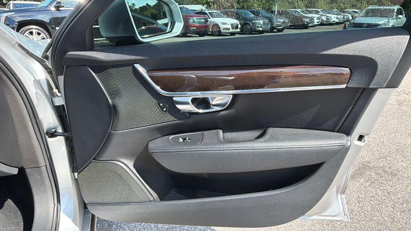 2018 Volvo S90 T5 Momentum