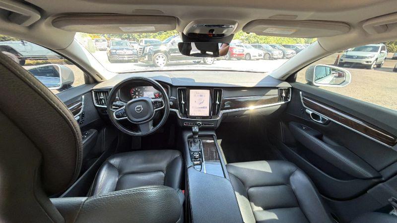 2018 Volvo S90 T5 Momentum