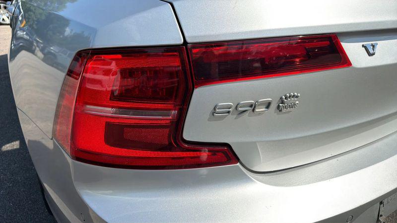 2018 Volvo S90 T5 Momentum