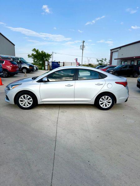 2020 Hyundai Accent SE