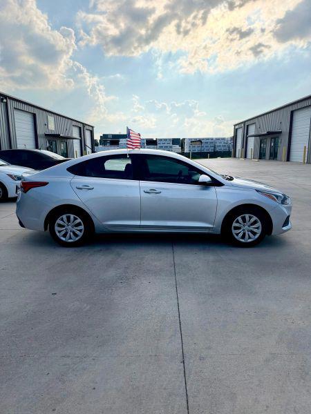 2020 Hyundai Accent SE