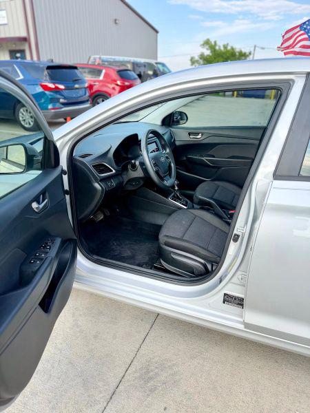 2020 Hyundai Accent SE