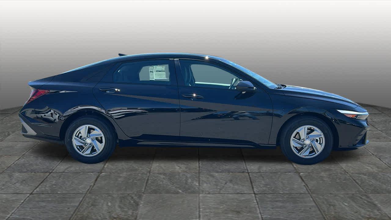 New 2026 Abyss Black Hyundai SE image 34