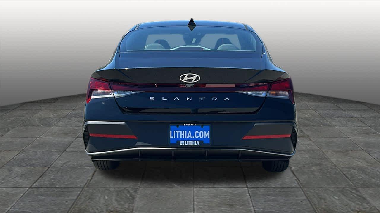 New 2026 Abyss Black Hyundai SE image 36
