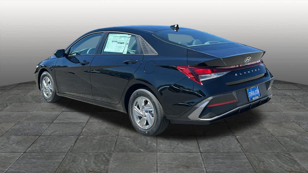 New 2026 Abyss Black Hyundai SE image 37
