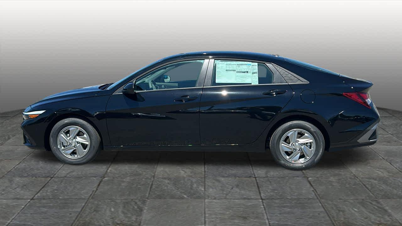 New 2026 Abyss Black Hyundai SE image 38