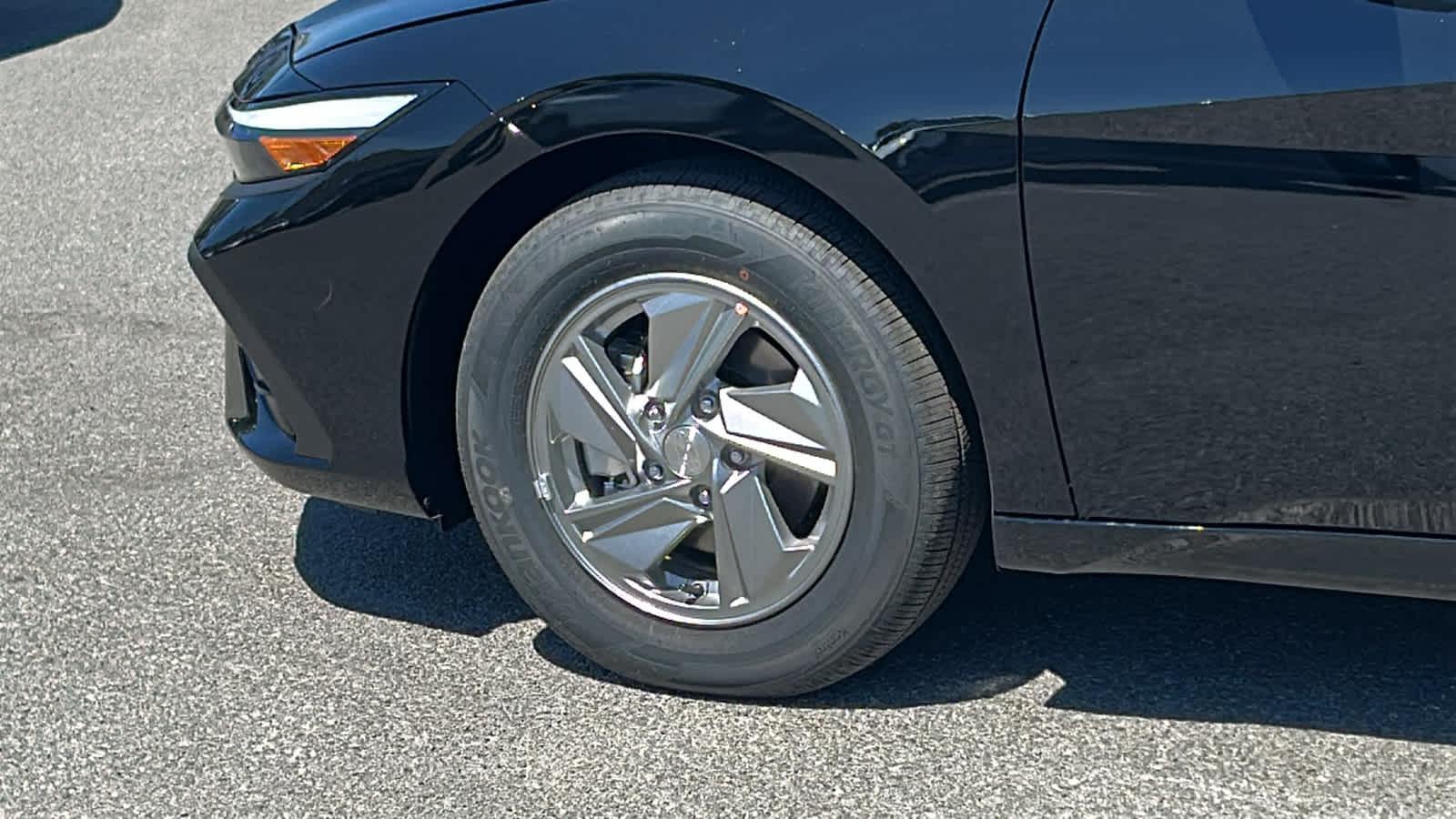 New 2026 Abyss Black Hyundai SE image 39