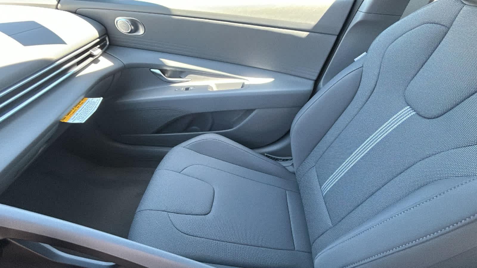 New 2026 Abyss Black Hyundai SE image 42