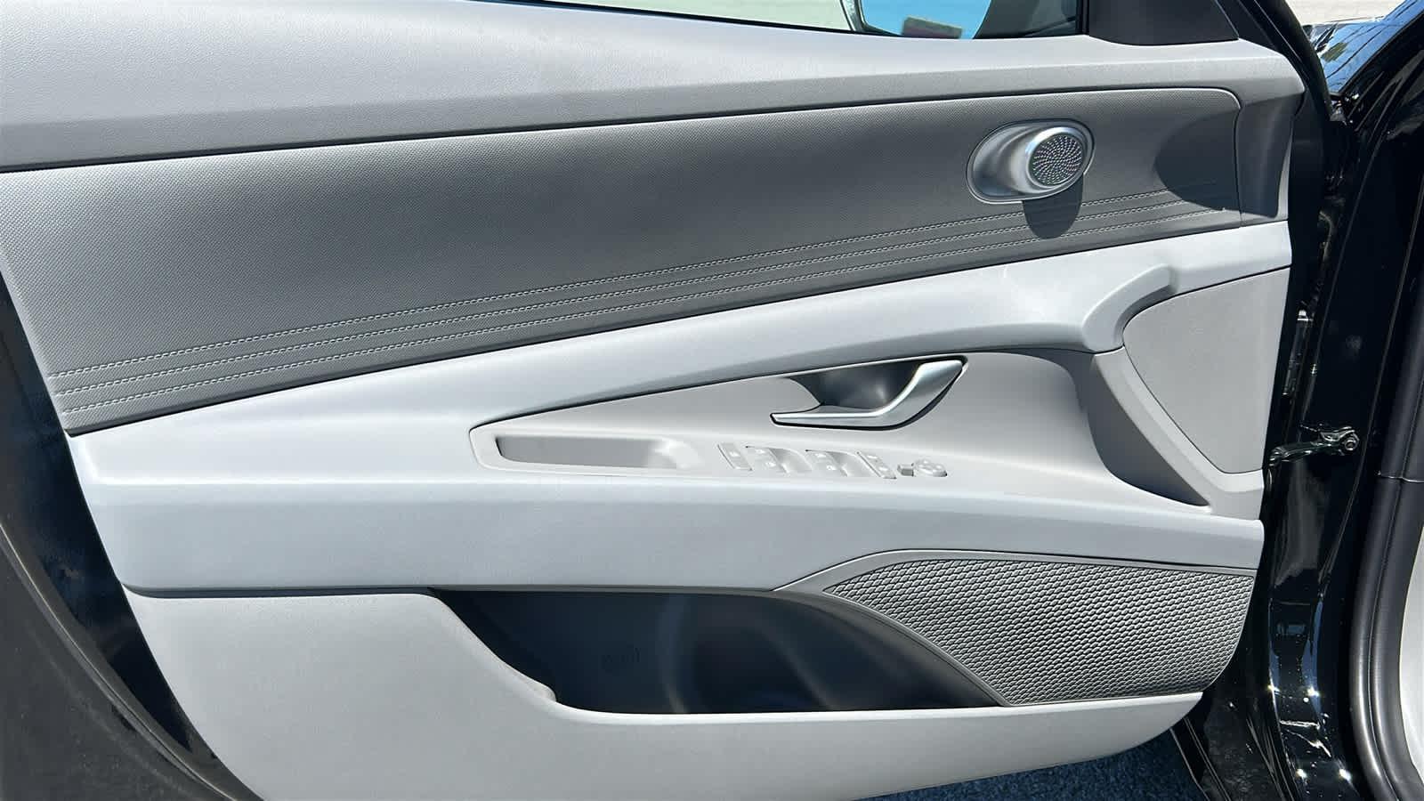 New 2026 Abyss Black Hyundai SE image 53