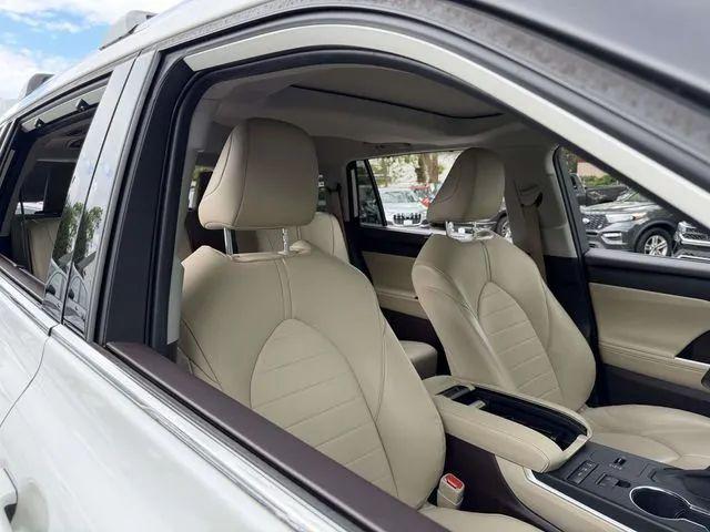 2021 Toyota Highlander Hybrid XLE