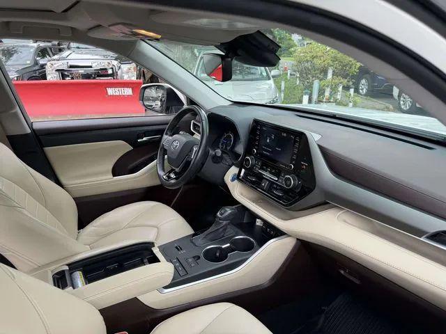 2021 Toyota Highlander Hybrid XLE