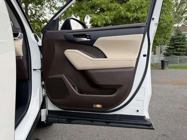 2021 Toyota Highlander Hybrid XLE