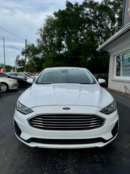 2020 Ford Fusion SE
