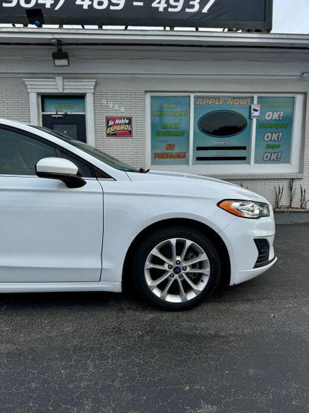 2020 Ford Fusion SE