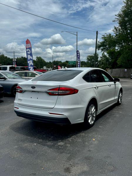 2020 Ford Fusion SE