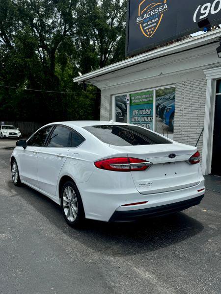 2020 Ford Fusion SE